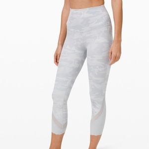 LuluLemon Wunder Under High Rise Scalloped Hem Leggings